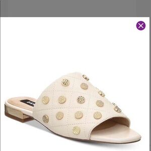 NIB-DKNY Ivory & Gold-Tone Quilted Leather Slide